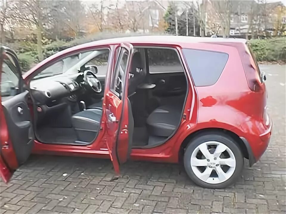 Ниссан ноут не открывается. Nissan Note Tekna. Ниссан ноут Текна 1.6. Nissan Note 2013. Парктроники Nissan Note 2021.