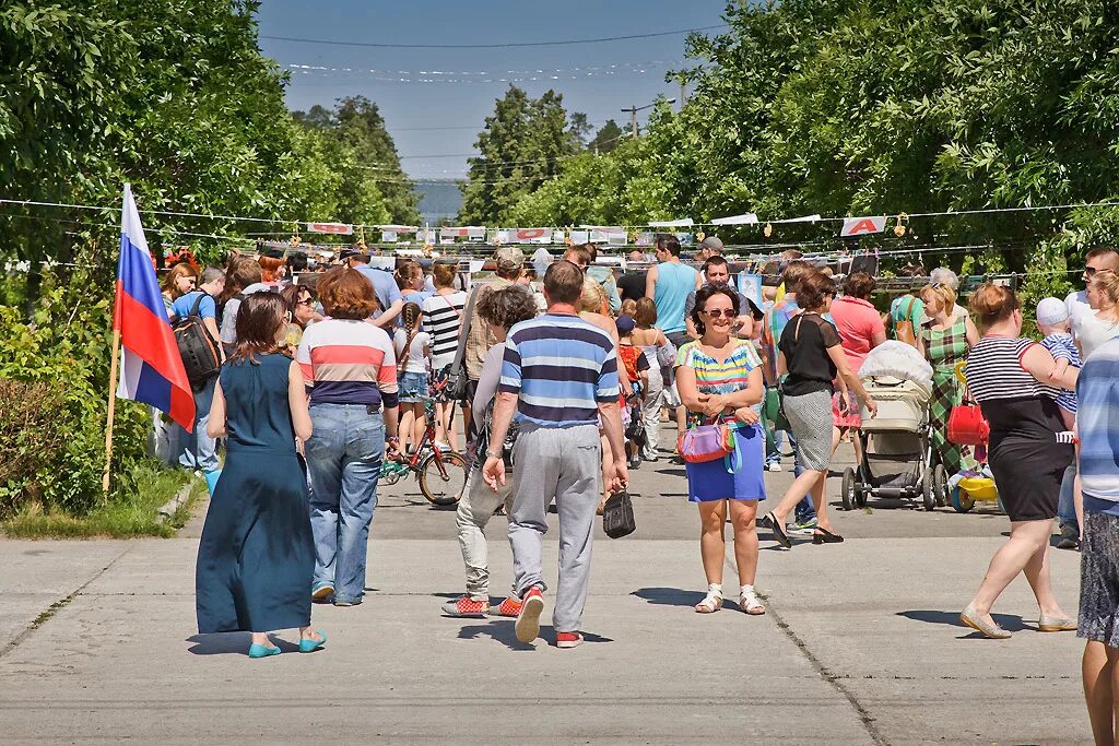 жители снежинска. население снежинска 2021. сбор вещей для беженцев. все жители снежинска. жители города снежинска.