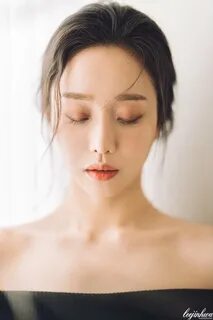 Moon Ye-won (문예원). 