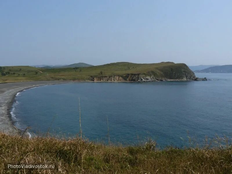 Вода в зарубино. Бухта алеут зарубино. Пляж зарубино приморский край. Бухта алеут зарубино приморский. Зарубино приморье.