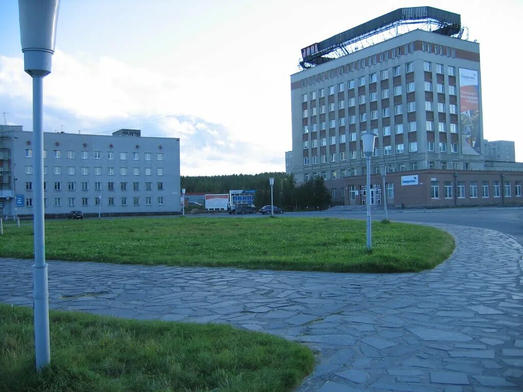 Оленегорск сейчас. Оленегорск (Мурманская область). Оленегорск площадь города. Фото Оленегорска Мурманской области. Город Оленегорск Мурманская область фото.