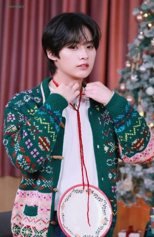 Корейская группа stray kids. Skz ary town 1. Skzcode. Skz ary town 1. Корейская группа stray kids.