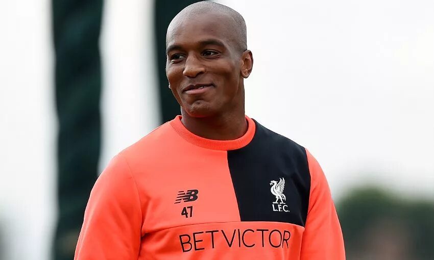 Андре 3. Андре Уиздом. Висдом футболист. Andre Wisdom Liverpool. Майк Уиздом футболист.