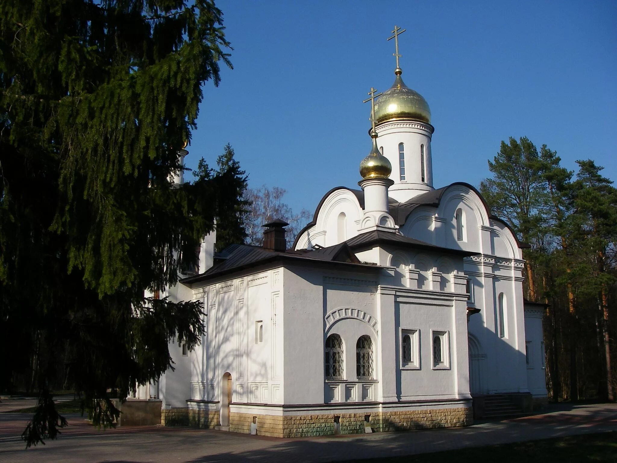 коммунарка спецобъект храм. храм новомучеников и исповедников российских в бутово. церковь новомучеников коммунарка.