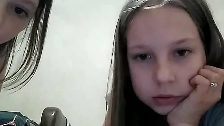 Трансляция без названия. Трансляция без названия. Трансляция девочки подростка. Трансляция без названия. Ок девочки трансляция.