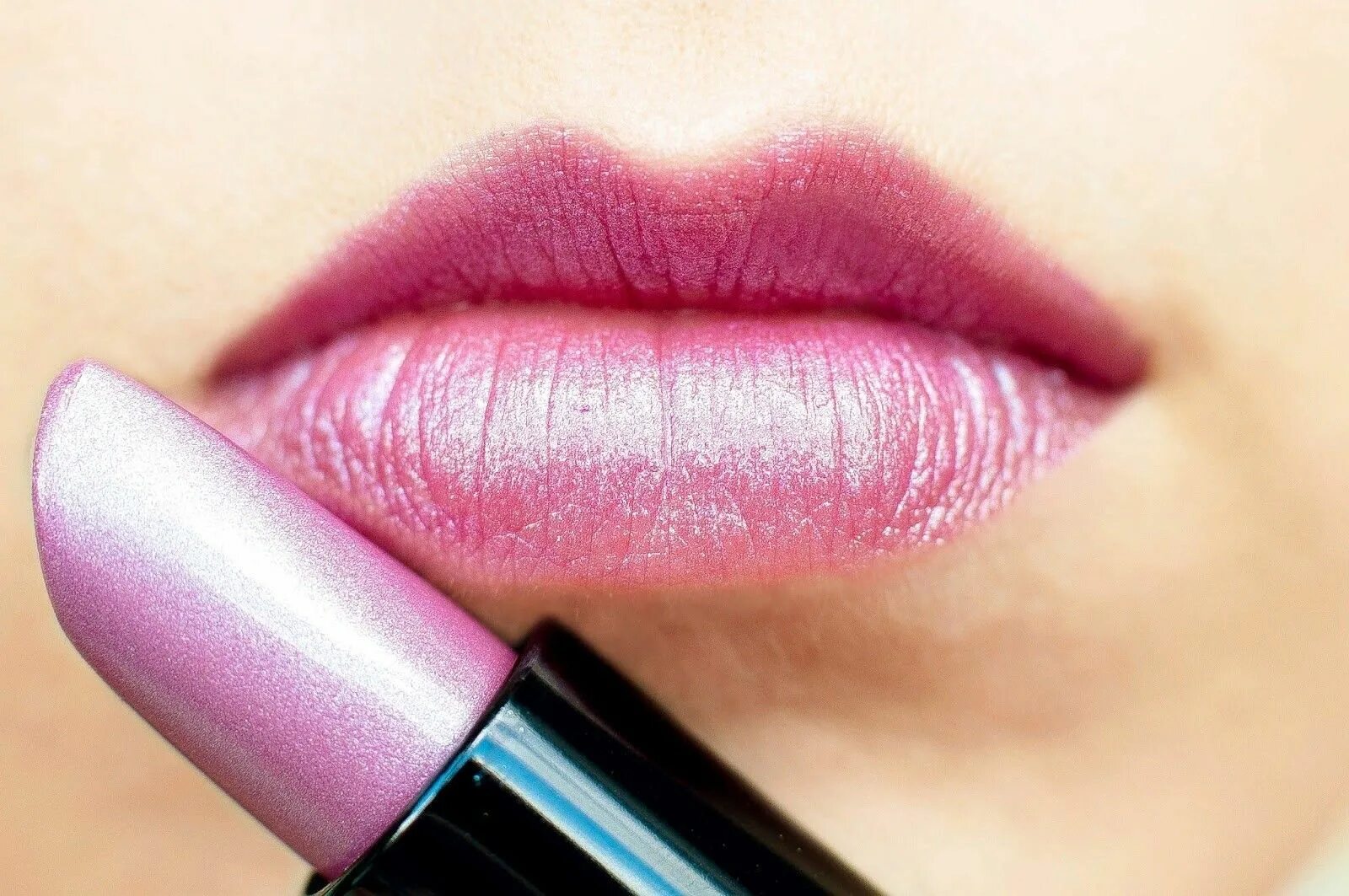 перламутровая помада для губ. перламутровая бежевая помада. губная помада риммер 084. Metal liquid lip colour блеск для губ. губная помада перламутр.