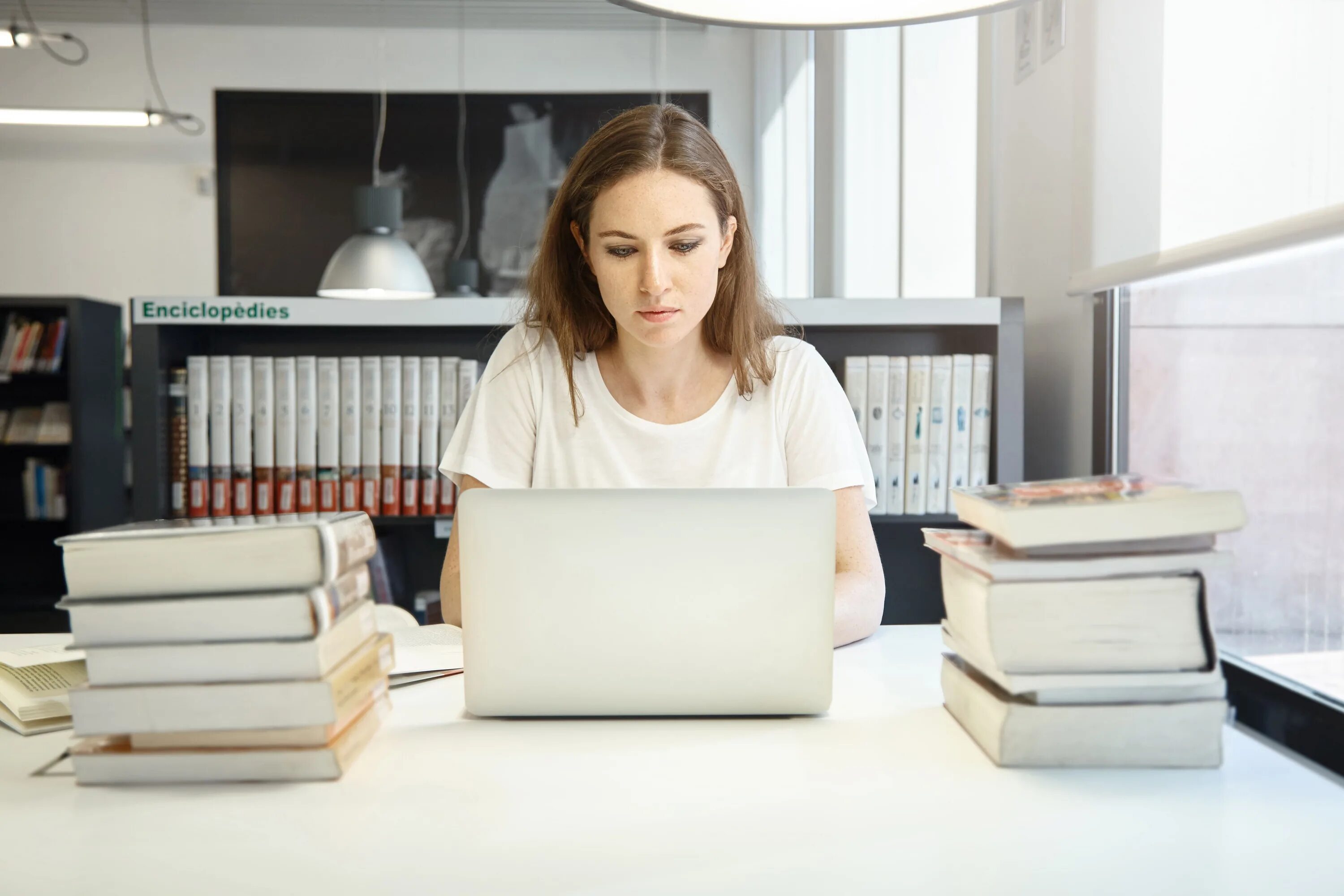 Meet new books. Библиотека люди годы жизнь. Student with Laptop. Book Promo. Shutterstock woman 2023.