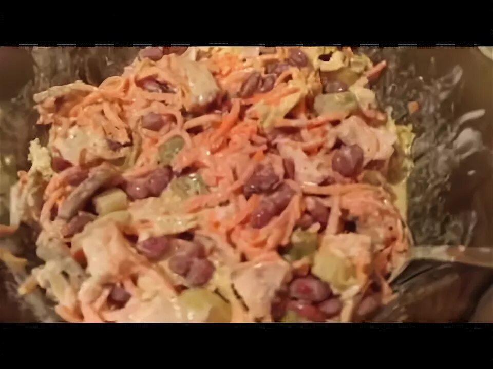 Салат корейской морковкой фасолью грудкой куриной. Салат корейской морковкой фасолью грудкой куриной. Салат фасоль кукуруза с сухариками. Салат корейской морковкой фасолью грудкой куриной. Салат с морковью по-корейски и фасолью.