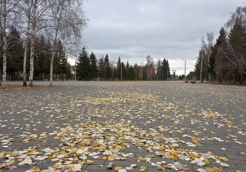 Погода в омской области на день. Горы в Омске. Бабье лето Омск. Омск осенним вечером. Осенний Омск.