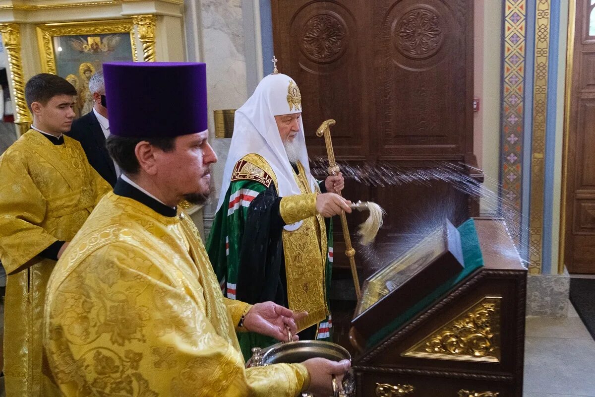 Свято троицкое архиерейское подворье ирбит. Свято архиерейское подворье. Храм святой троицы архиерейского подворья. Архиерейское подворье. Киновий монастрый.
