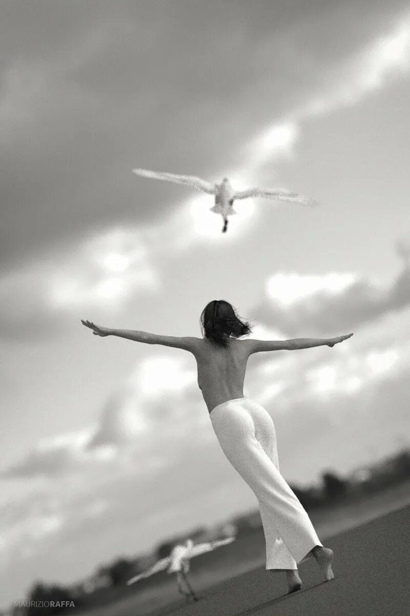 Нимбы ангелов и их значения. Нимб мерси овервотч. Ангельский нимб. Ангел ангелович. Ангел с нимбом над головой.