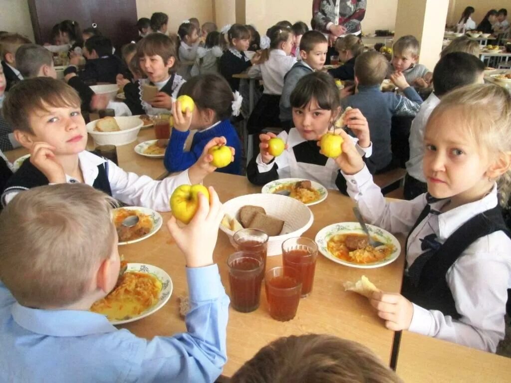 Школьная столовая. Питание в школе. Здоровое питание в школьной столовой. Обед в школьной столовой. Еду школа 26