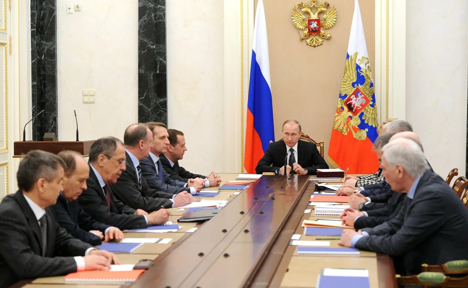 Путин и нарышкин на совбезе. Путин заседание совбеза 2022. Совет безопасности рф 2021. Совет безопасности рф 1. Совбез безопасности рф.