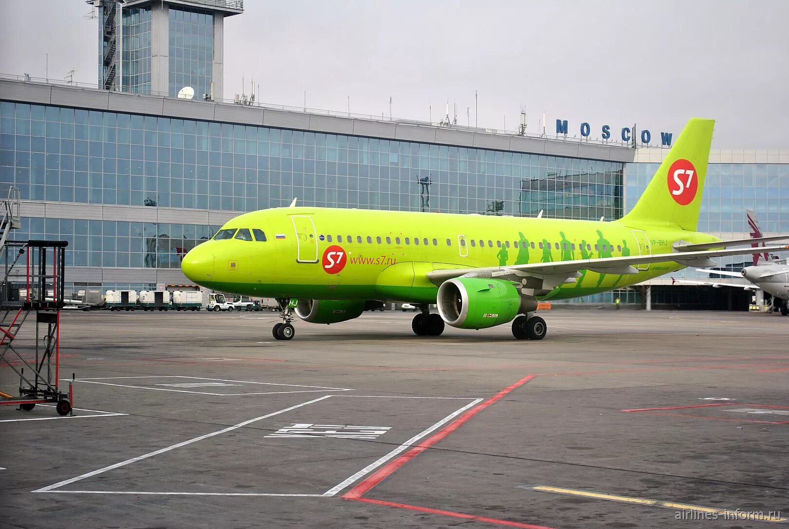 VP-BDH Boeing 737-8Q8 S7 Airlines Alex Snow JetPhotos