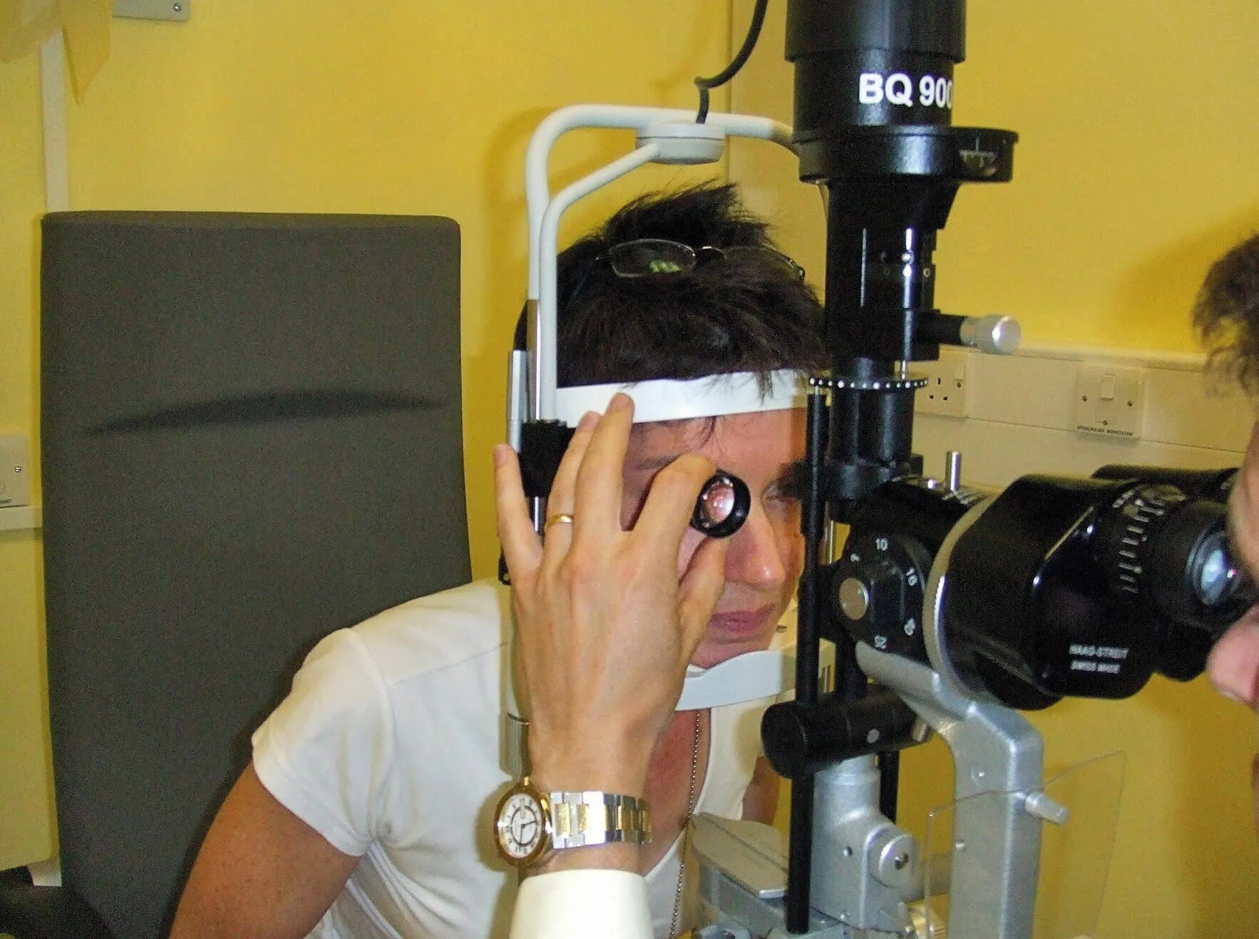 Офтальмоскопия глазного дна. Офтальмоскопия Гольдмана. Бинокулярная офтальмоскопия. Офтальмоскопия с щелевой лампой. Офтальмоскопия линзой