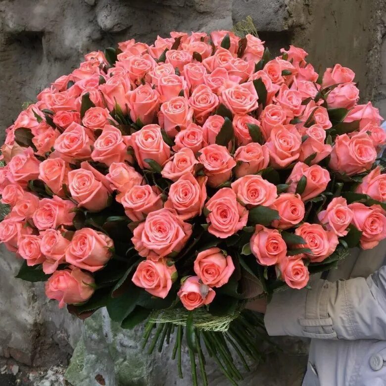 Букет свежих роз