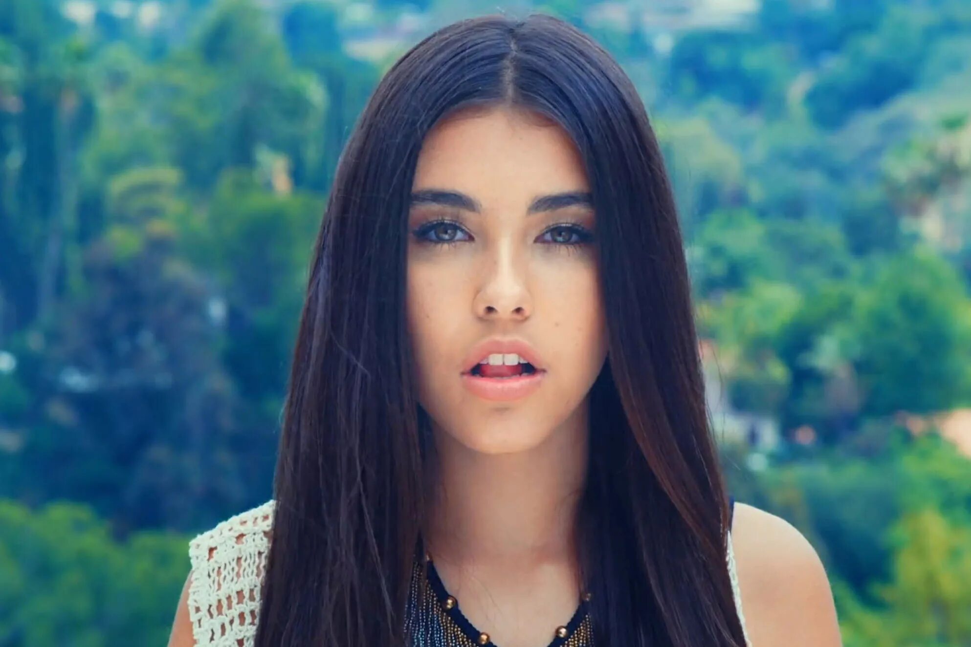 Madison Beer обои. Медисон бир чирлидерша. Make you mine mixed madison beer