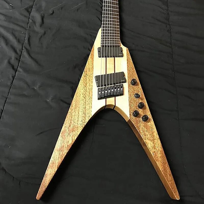 8 string guitar. Ibanez flying-v 8 струн. esp flying v. гибсон эксплорер 8 струн. kxk 8 string guitars.