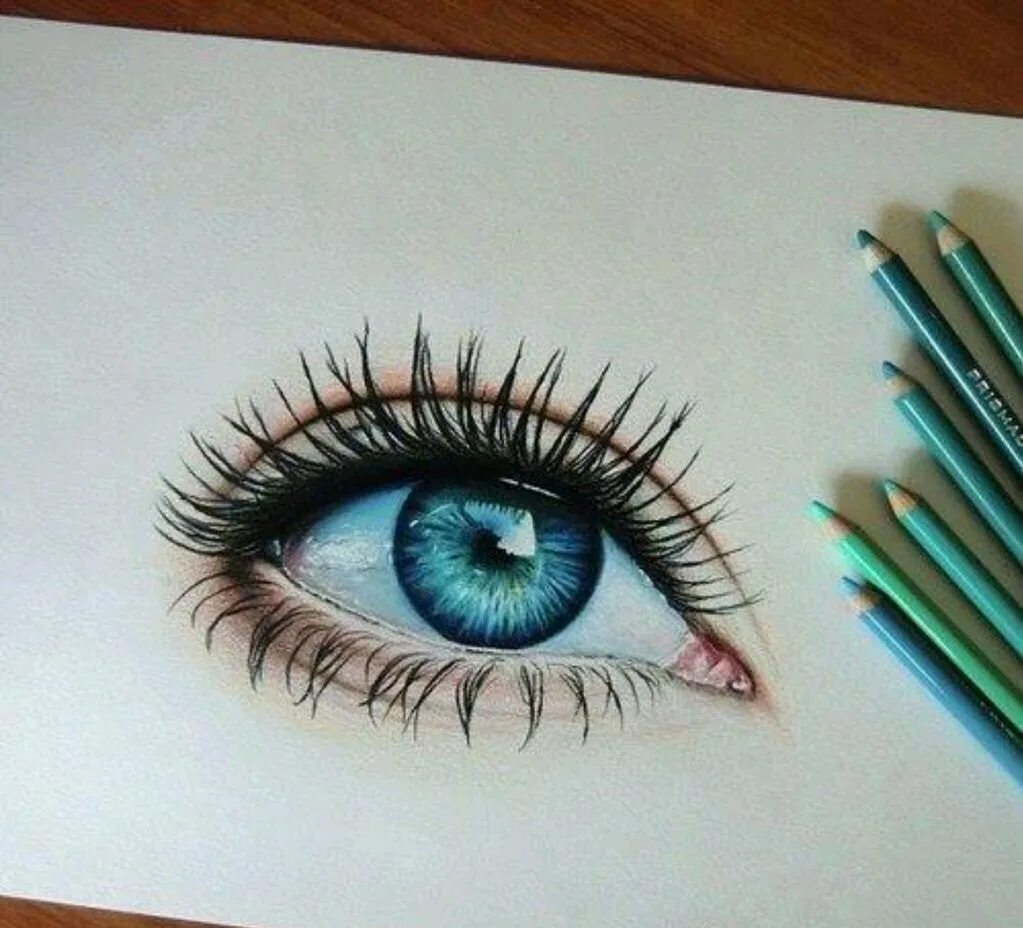 Объемный глаз рисунок. Глаз цветными карандашами. Макияж цветными карандашами на бумаге. Глаза нарисованные. Красивые глаза цветными карандашами.
