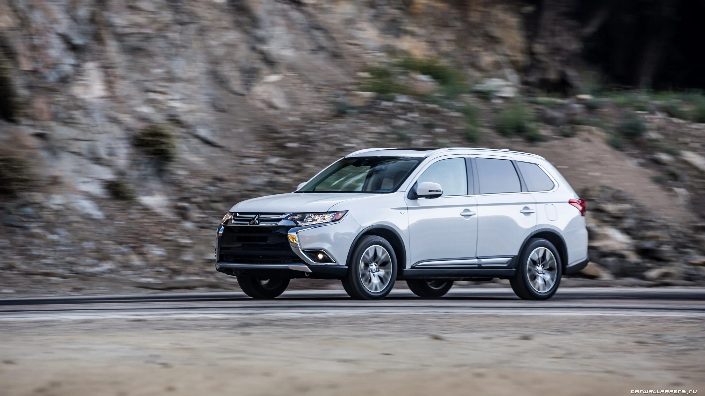 Mitsubishi outlander расход. Mitsubishi Outlander gt. Субару Аутлендер. Митсубиси Аутлендер gt 2020. Субару Аутлендер 2022.