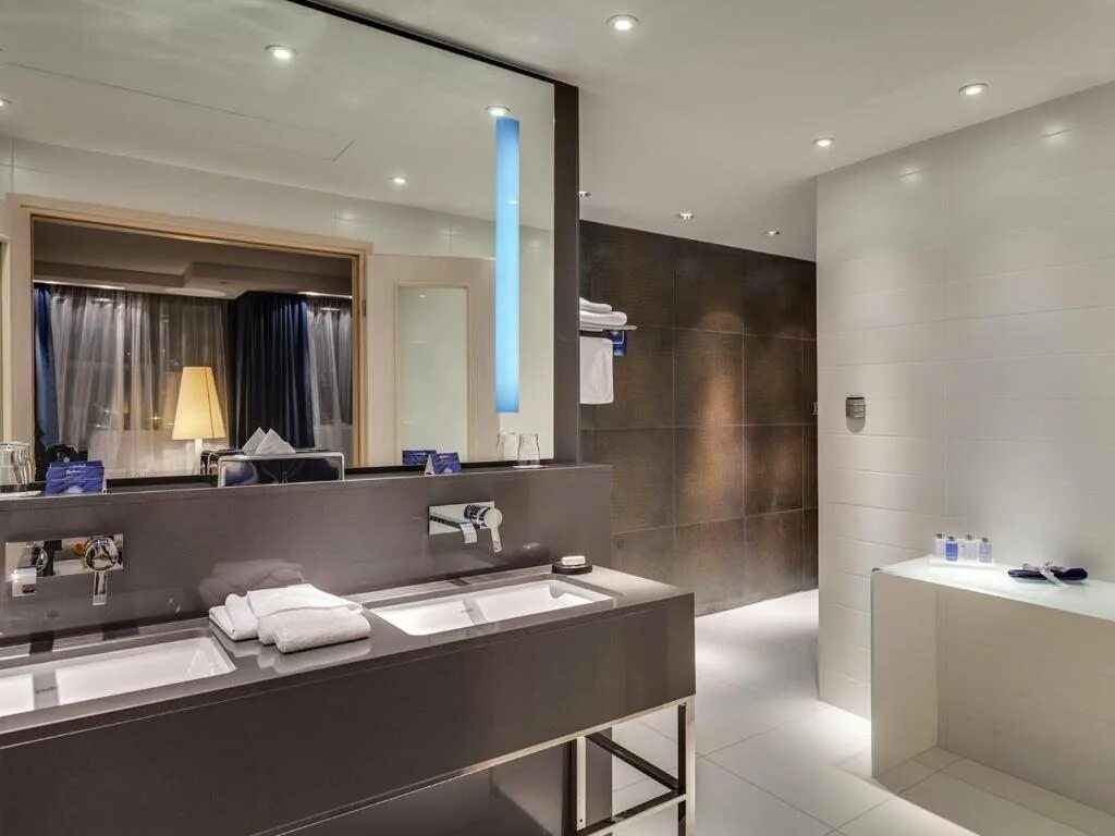 Radisson leninsky. Radisson blu hotel белорусская. рэдиссон блу белорусская москва. рэдиссон блю москва гостиница белорусская. рэдиссон блю белорусская номер.