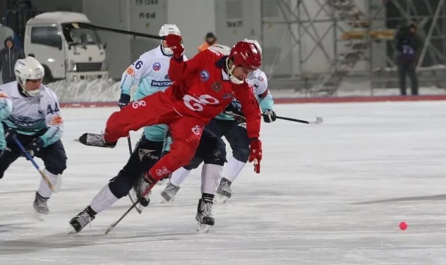 Хоккей с мячом мурман. Строитель хоккей с мячом. Андрей тимушев строитель сыктывкар хоккей с мячом. Хк строитель сыктывкар. Строитель сыктывкар.