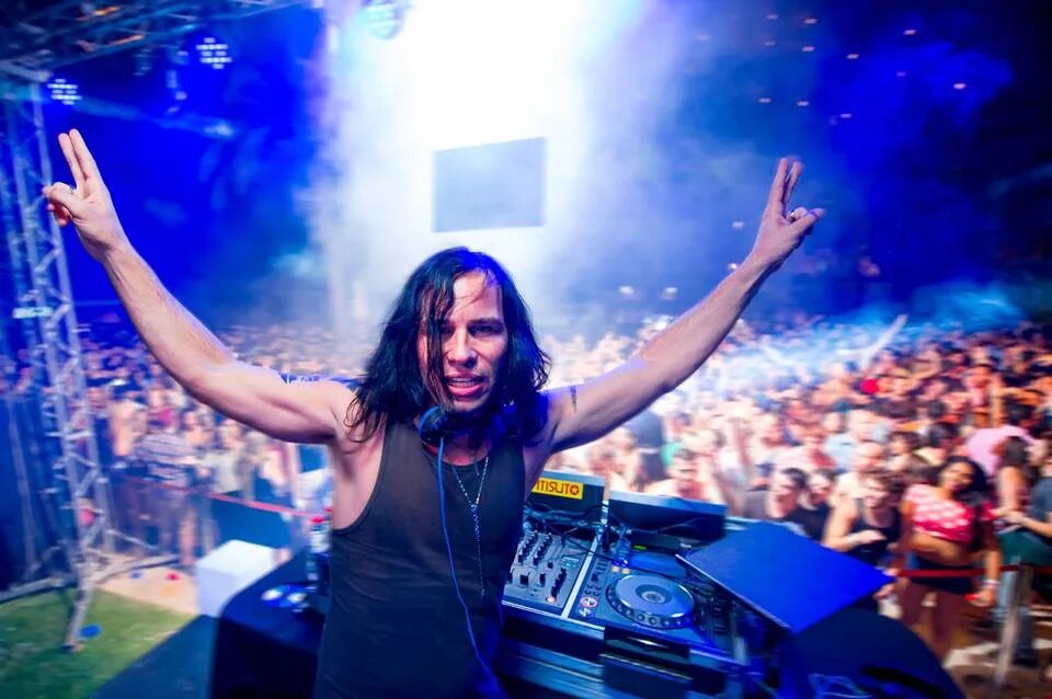 Asher swissa. Skazi asher swissa. Skazi сейчас. Фото dj skazi. Skazi израильский музыкальная группа.