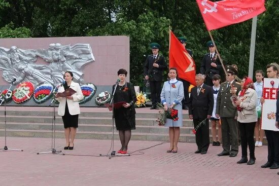 Гусев чертковского. Чертковский район Ростовской области. Новосёловская школа Чертковского района Ростовской области. Отдел образования администрации Чертковского района коллектив. Чертковский район Погорелова белый дом.