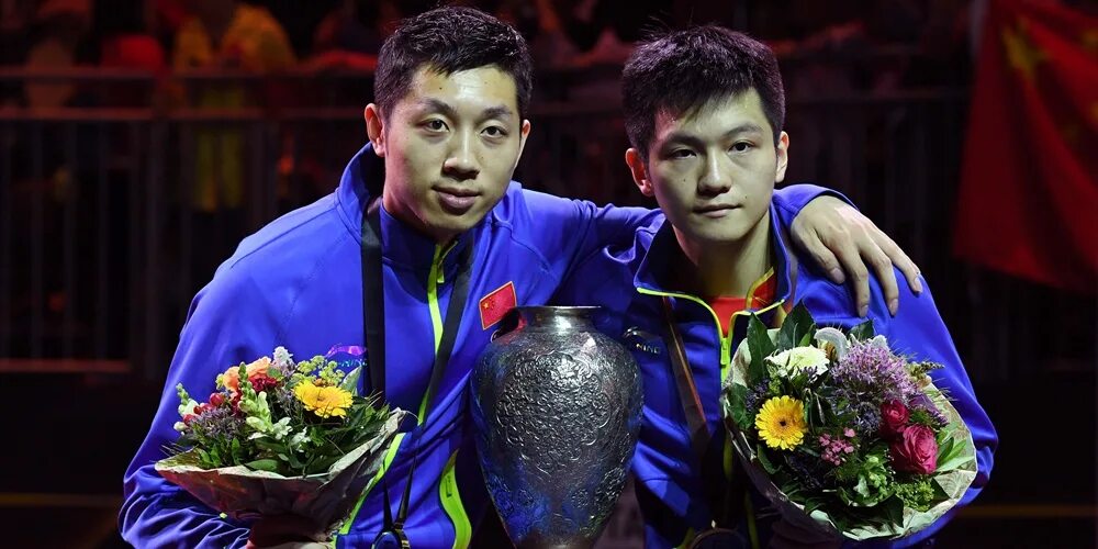 Китайский теннисист Fan Zhendong. Настольный теннис награждение. Настольный теннис церемония награждения. Настольный теннис ЧМ. В парном разряде