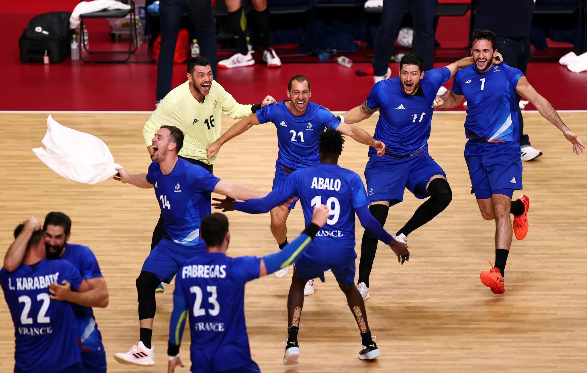 Немецкий гандбол. Handball european championship 2022. Сборная франции 2022 полуфинал. Гандбол чемпионат европы мужчины франция швеция. Гандбол чемпионат европы мужчины франция швеция.