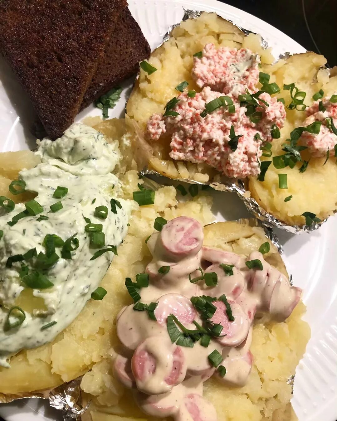 Крошка картошка рецепт в духовке и наполнители. Крошка картошка картошка. крошка картошка наро-фоминск. брускетта крошка картошка. крошка-картошка грибной микс.