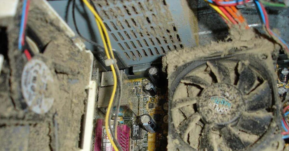 Почему ноутбук отключается сам. Почему тухнет компьютер. Компьютер отключается. Компьютер включается и выключается. Вырубается компьютер.