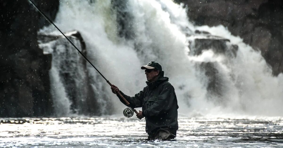 Рыбалка в Ирландии. Kola Salmon нахлыстовая катушка. Нахлыст лосось женщины. Семга ура нахлыст. Фишинг россия