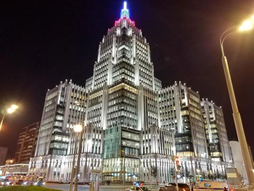 Здание сбербанка в москве. Высотка оружейный переулок, 41. МФЦ оружейный оружейный переулок 41. Высотка оружейный переулок, 41 метро. Оружейный переулок 41 Сбербанк.