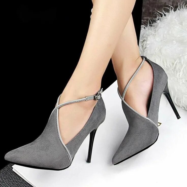 Туфли лора блю серые замша. Серые каблуки. Серые туфли на высоком каблуке. Серые лабутены. Туфли женские серые замшевые.