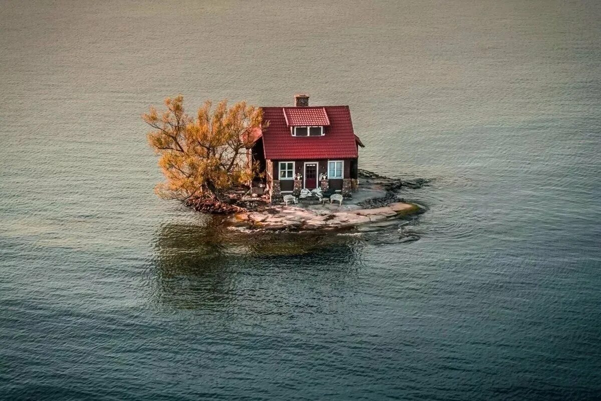 Тихий дом на острове
