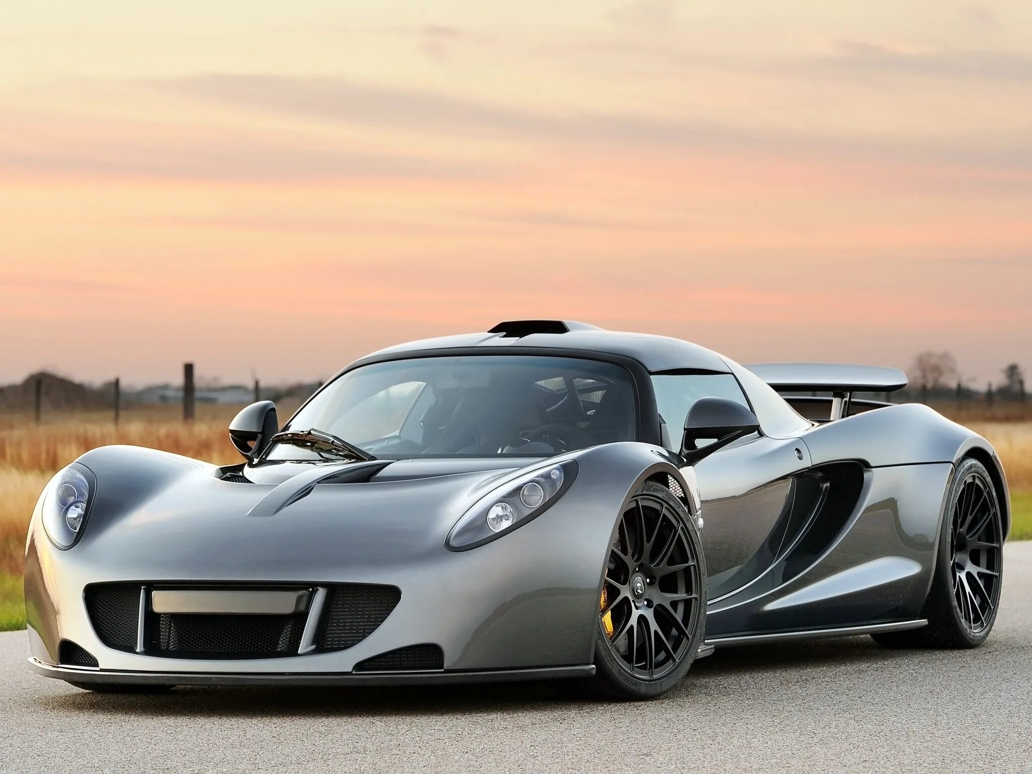Машина hennessey venom gt. Машина hennessey venom. Машина hennessey venom. Хеннесси машина. Hennessey venom gt 2022.