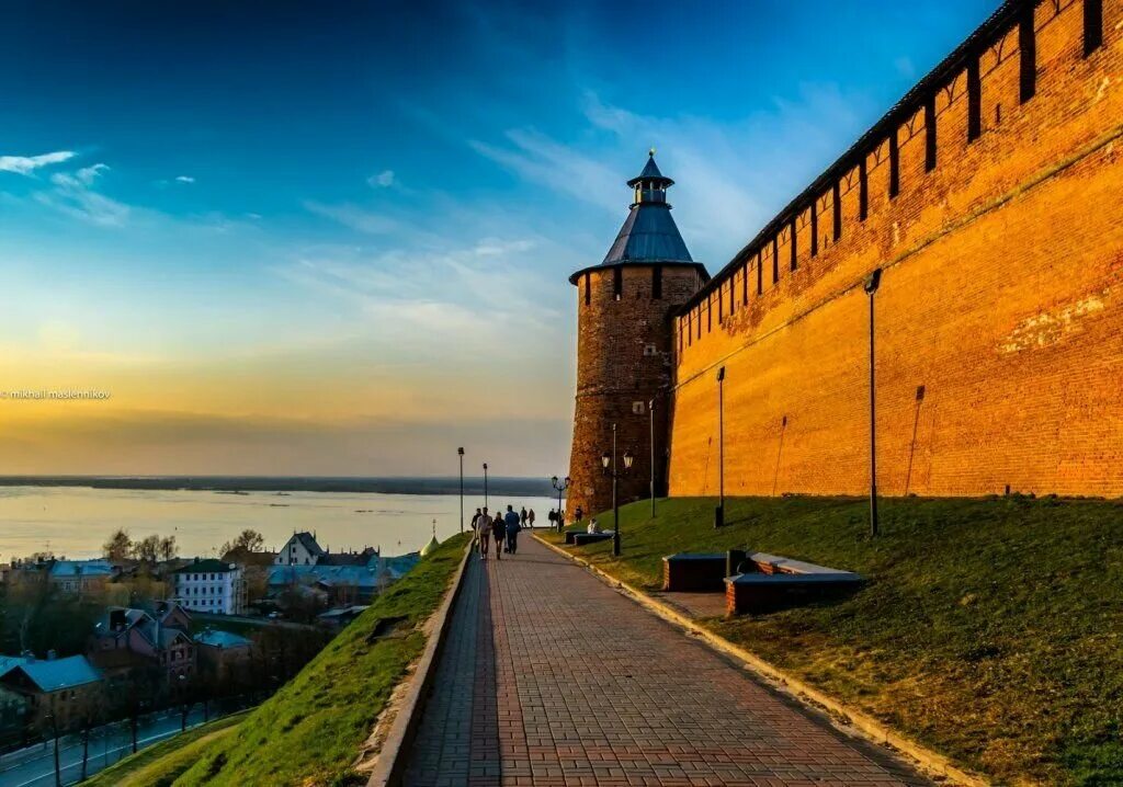 нижегородский кремль нижний новгород. башни кремля нижний новгород. ивановская башня нижегородского кремля фото. ивановская башня башни нижегородского кремля. белая башня (нижний новгород) башни нижегородского кремля.