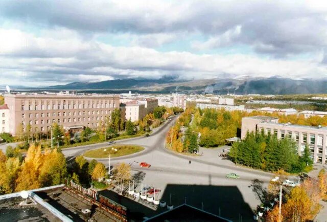 Апатиты город мурманская область. Апатиты центр города. Центр города апатиты. Апатиты город мурманская область. Апатиты центр города.