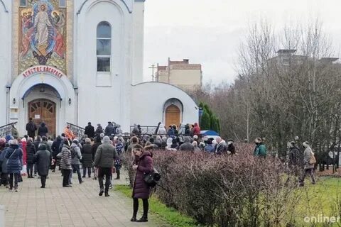 Храм жив