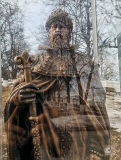 Где стоит памятник ивану