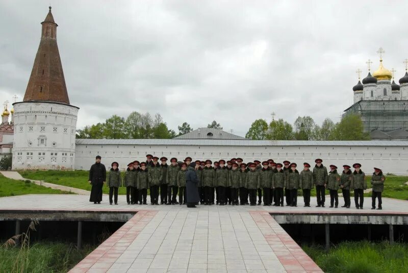 Погода п часам. Братский корпус Иосифо Волоцкого монастыря. 7 Башен Иосифо-Волоколамского монастыря. Радумльский кадетский корпус.