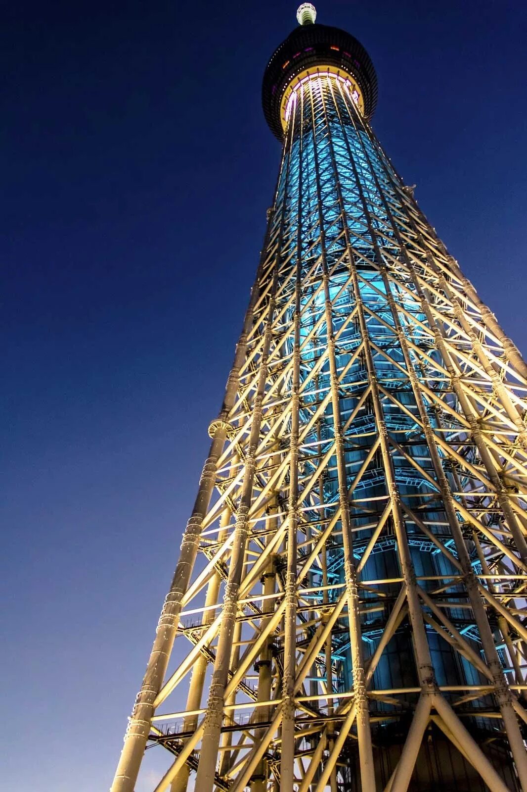 Токио Скай три. Tokyo Skytree вышка. Небесное дерево Токио.