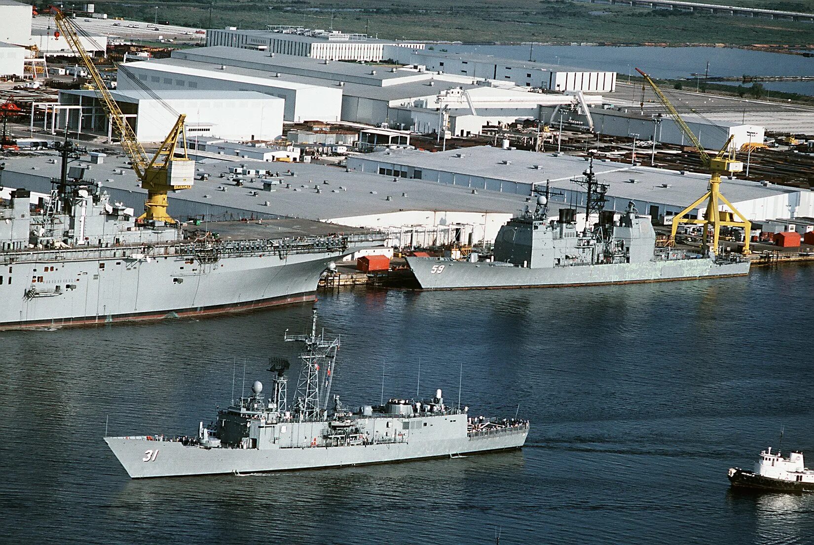 Uss stark. USS Stark (FFG-31). Фрегата USS Stark. Фрегат Старк 1987. Американский Фрегат "Старк".