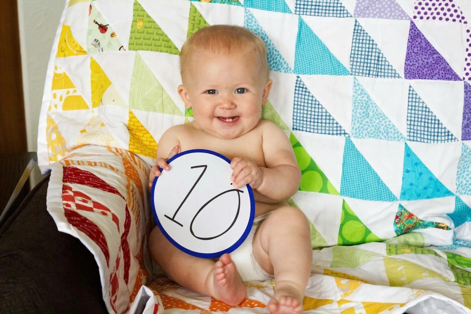 6 месяцев 10 кг. 10 Месяцев ребенку. Фотосессия 10 месяцев ребенку. Фотосессия малыша 10 месяцев. Ваш малыш до года.