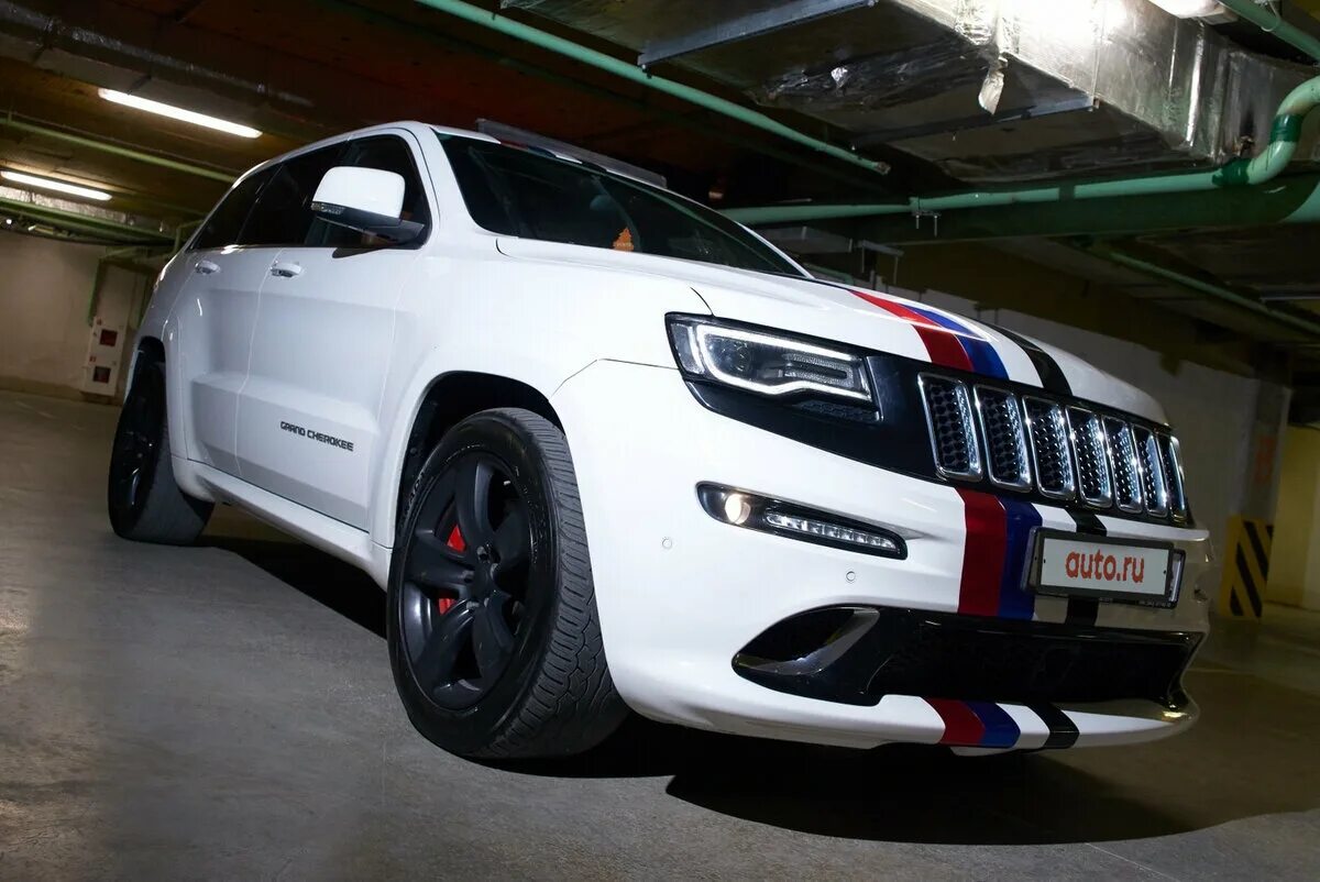 Grand tuning. Jeep Grand Cherokee wk2 белый. Jeep Grand Cherokee wk2 srt. Jeep Grand Cherokee wk2 Рестайлинг. Jeep srt wk2.