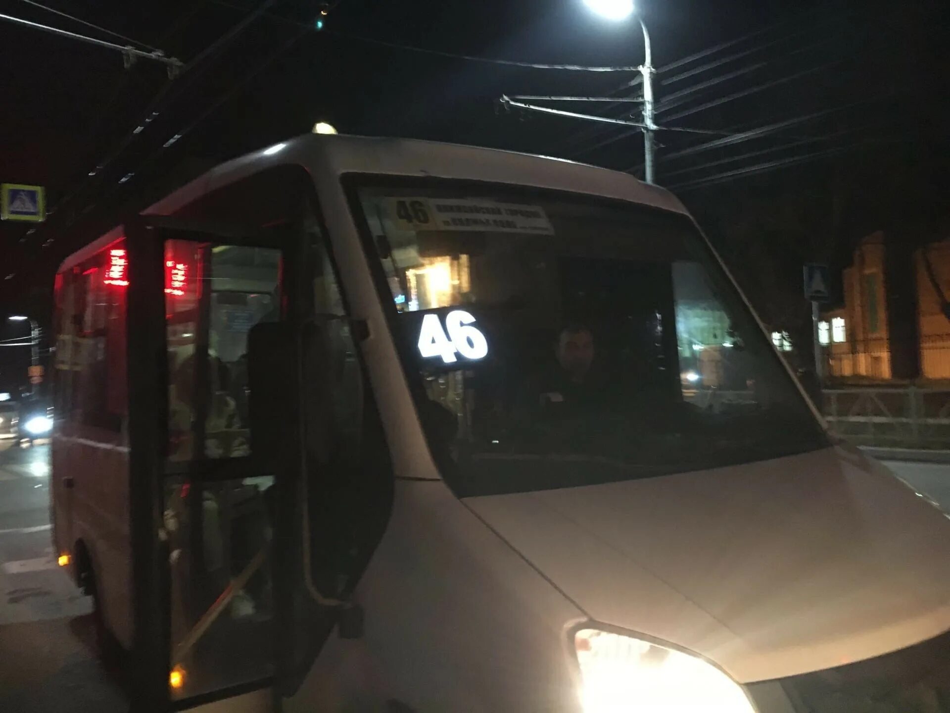 90 маршрутка рязань. Автобус на 46 человек. Автобус 46 севастополь. 46 автобус. Схема рязанского троллейбуса 2008.