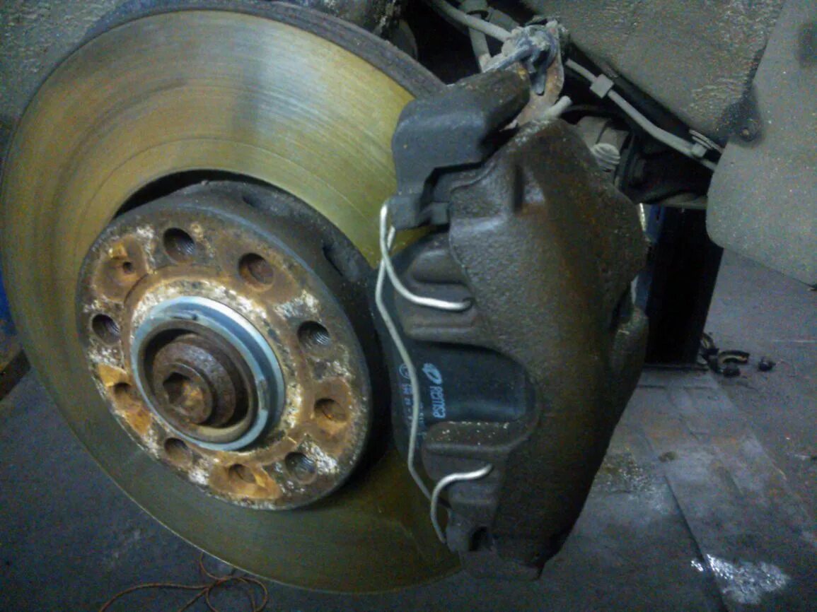 Суппорта ауди а6 с5. Audi s6 c6 задние тормоза. Суппорта тормозные ауди а4. Тормоза для ауди а6с6. Ауди а6 с5 тормозные суппорта.