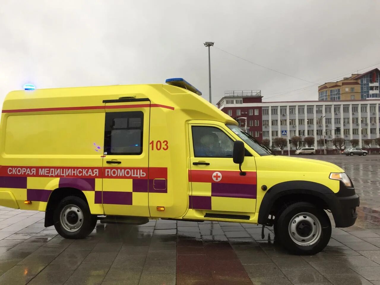 Караганда помощь. Бригада скорой помощи. Ерхан работает в станции скорой помощи караганды. Автомобили скорой помощи лимонного. Караганда помощь.