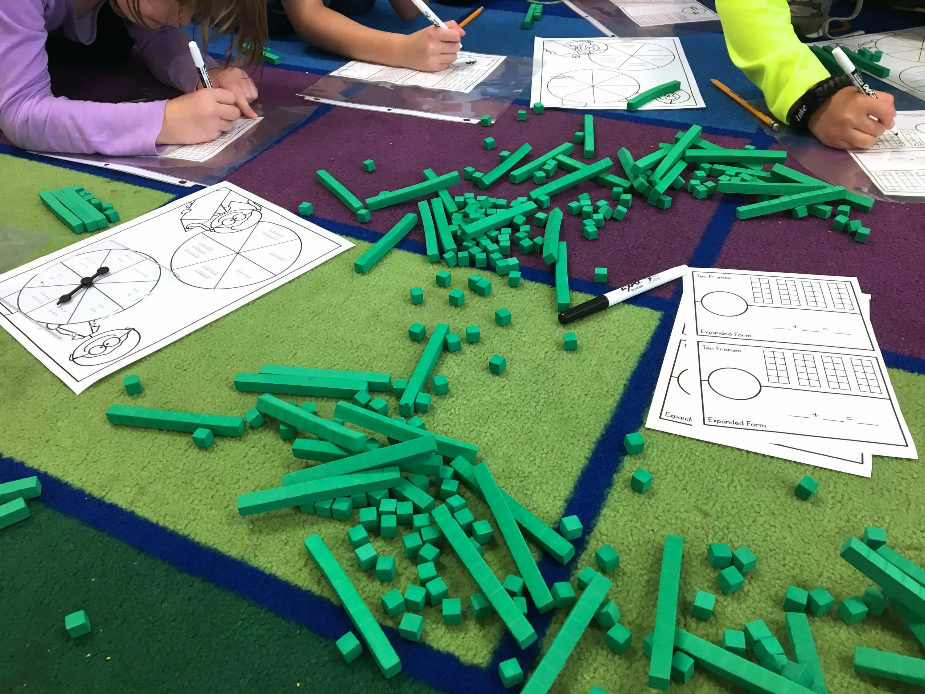 Math block race. Maths game grade1. math games for kids in the classroom. classroom 1st grade. activities for teach math.